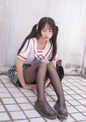 领导经常车里要我视频_十万网红美女美酱